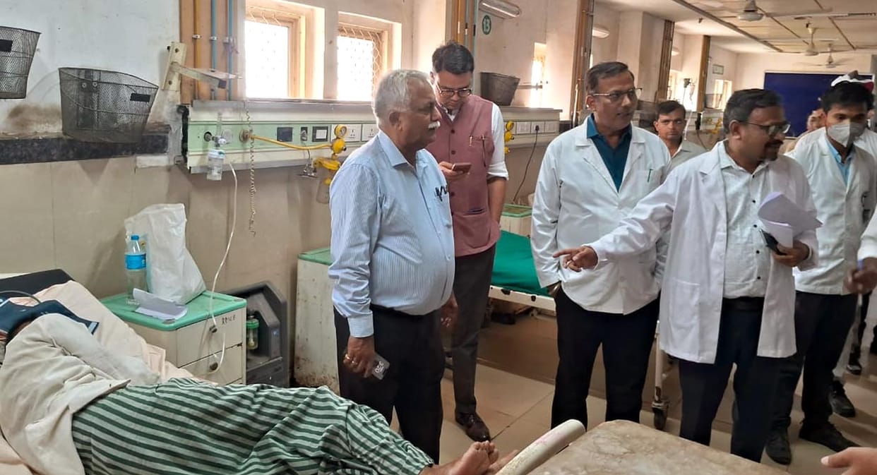 Expedite the completion of work at the medical college.
