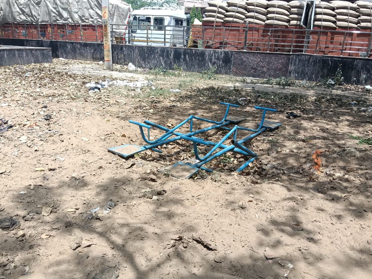 Broken swings, missing cleanliness... Shiv Park is in shambles