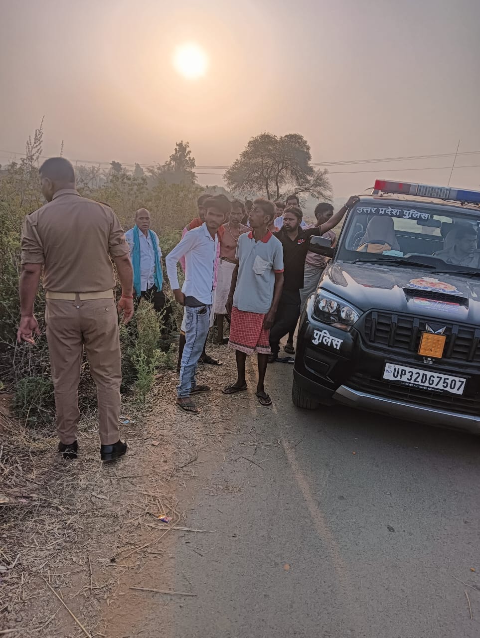 Girl who went shopping in the evening goes missing; body found in a field the next morning with marks on the throat; accused arrested in an encounter.