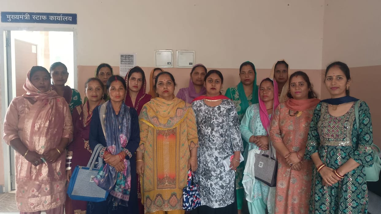 Parents staged a five-hour sit-in outside the Chief Minister's office in Nadaun.