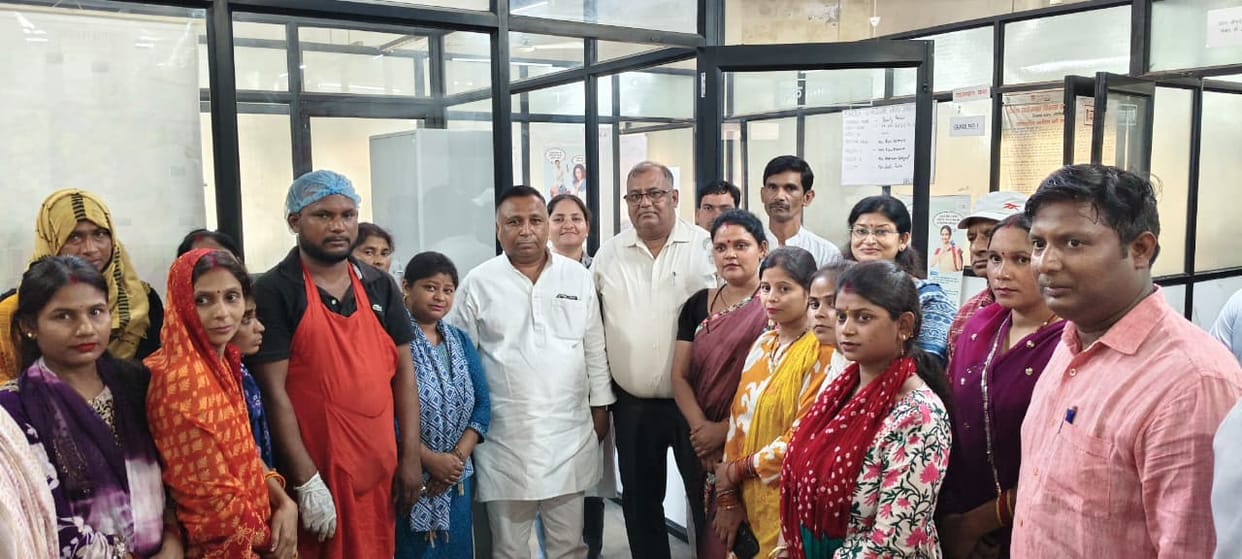 61 women were given training in fast food and beauty parlor at ARSETI.