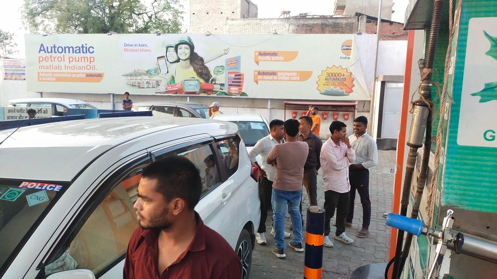 People Stranded in 800-Meter-Long Queues; Ayodhya Crippled by CNG Crisis