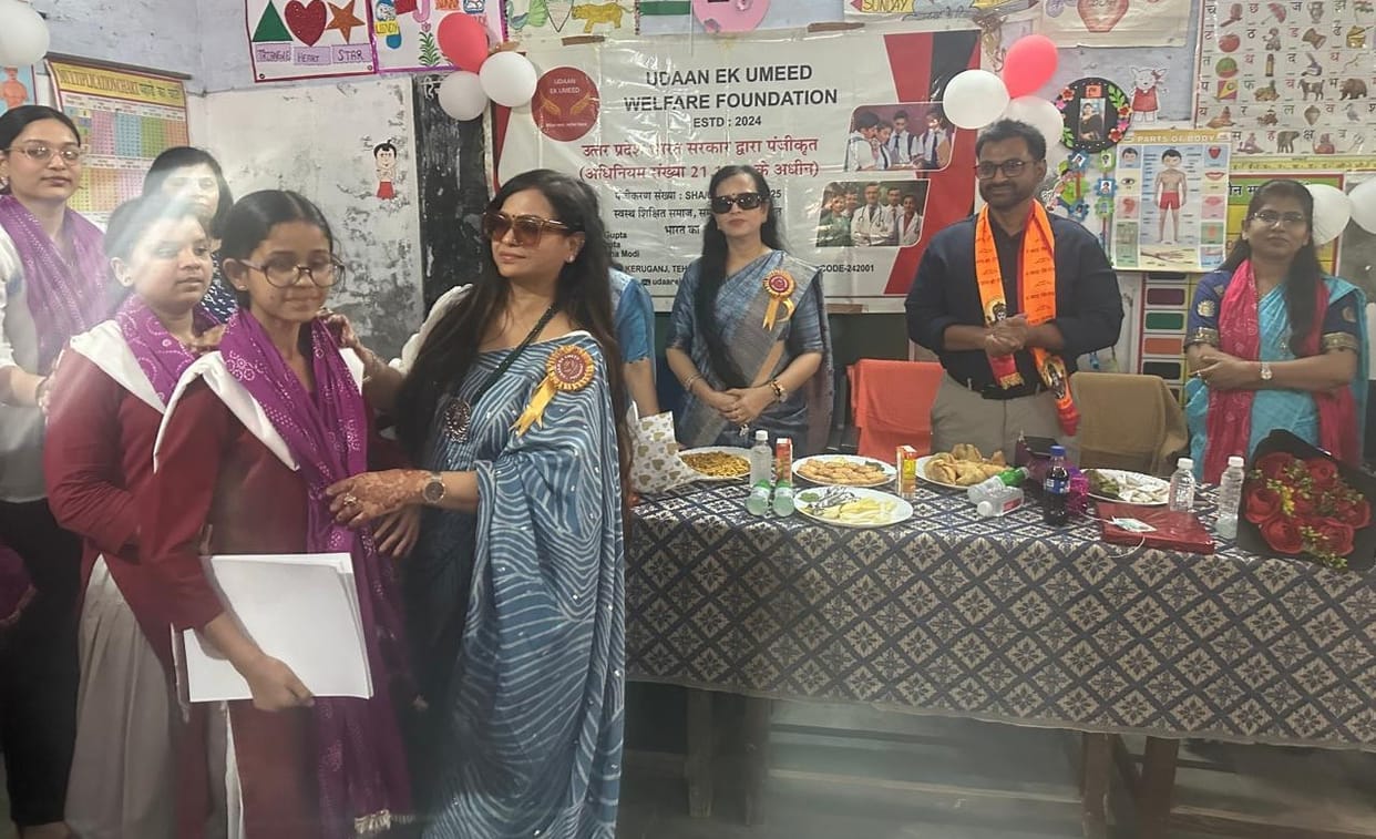Participating students were awarded certificates.