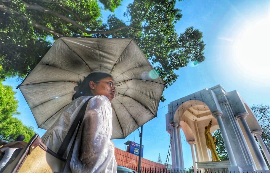 Wind direction changed, drizzle expected