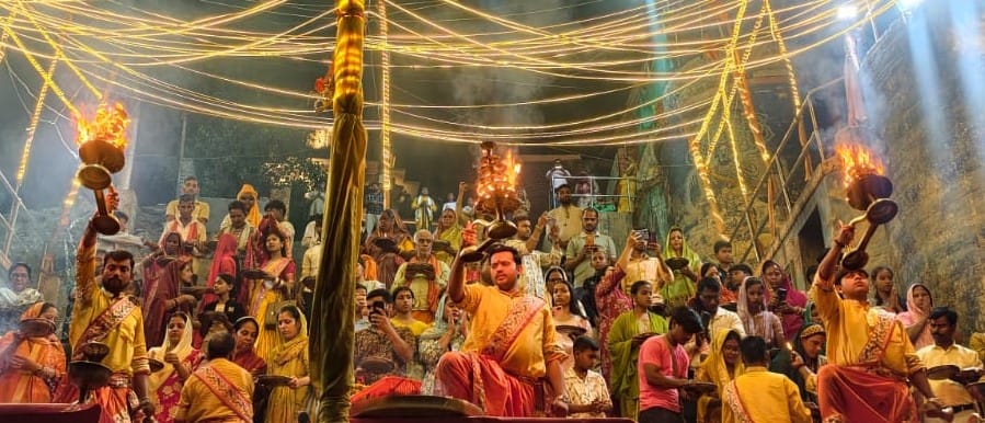 The Grand Aarti of Mother Ganga at Pakka Ghat