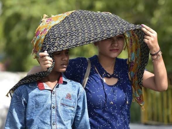 April 27 was the hottest day in ten years, with temperatures reaching 42 degrees.