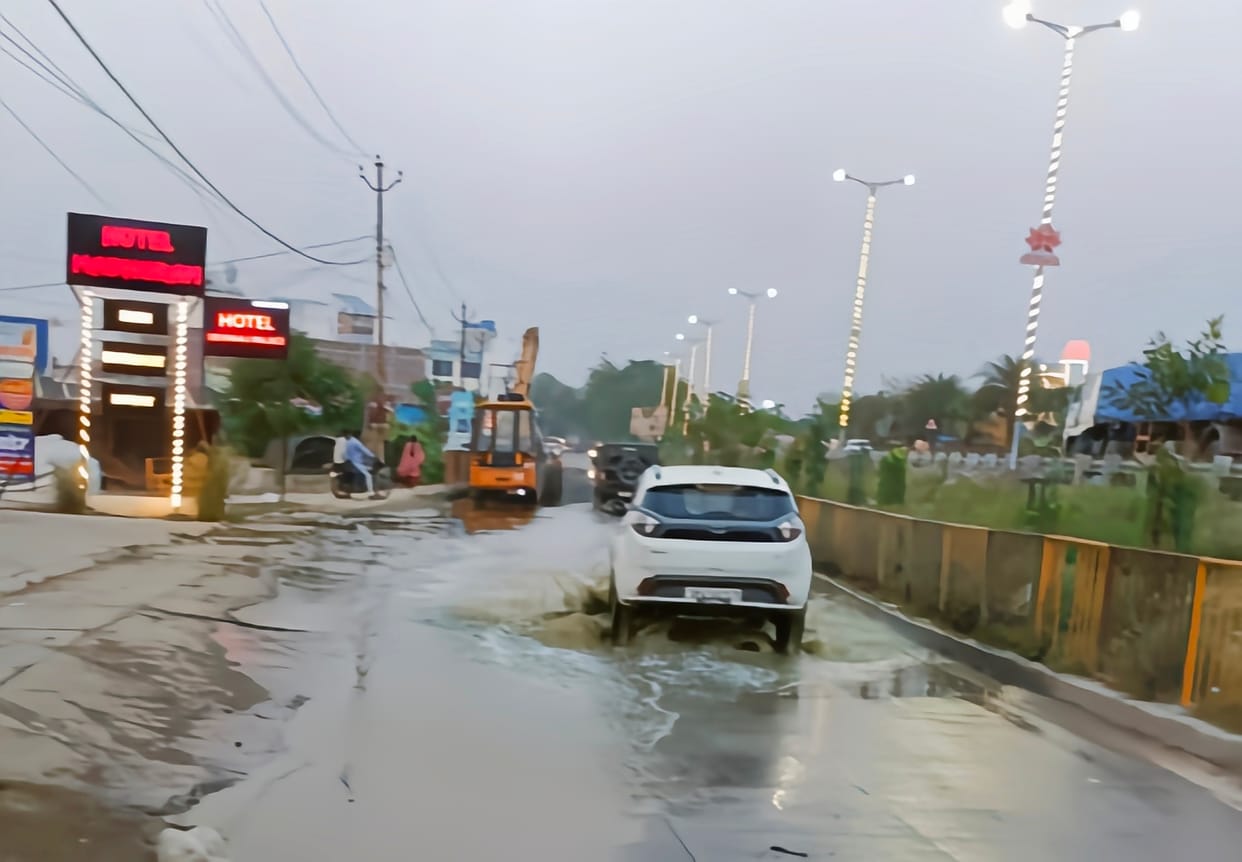 200 Meters of Waterlogging on Devkali Bypass Service Lane; Solution Demanded