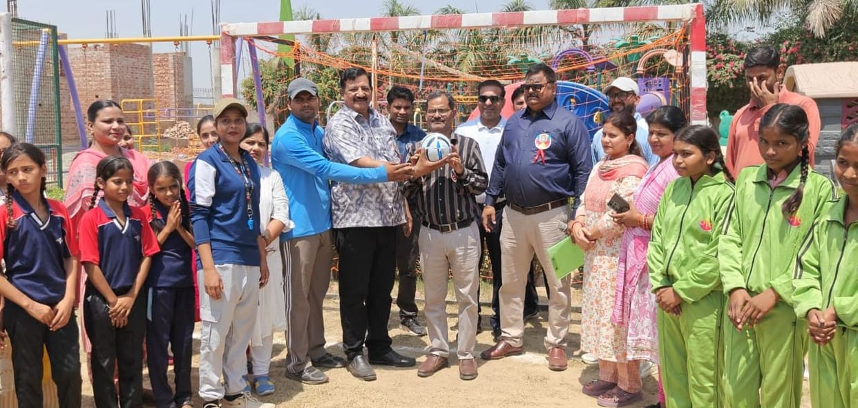 Doon International defeated the Hari Kaushal Tyagi Public School team.