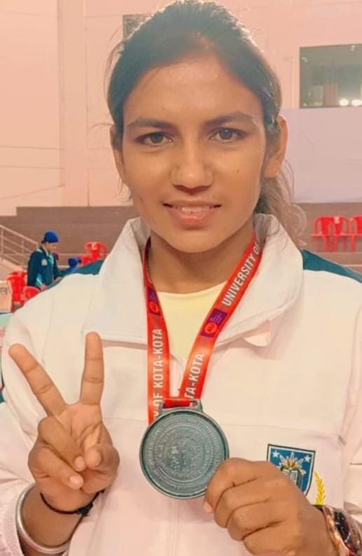 Sariti Wins Bronze Medal in Gatka Competition