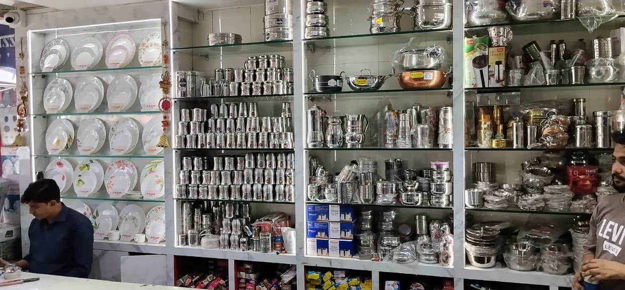 Utensils and crockery business shines during wedding season