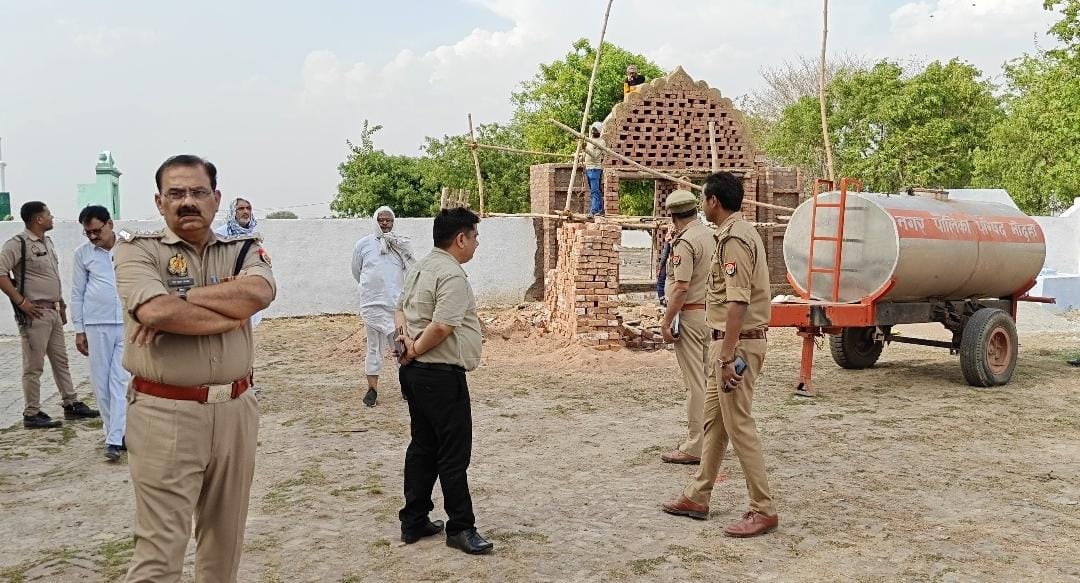 Illegal gate construction at the Idgah site demolished