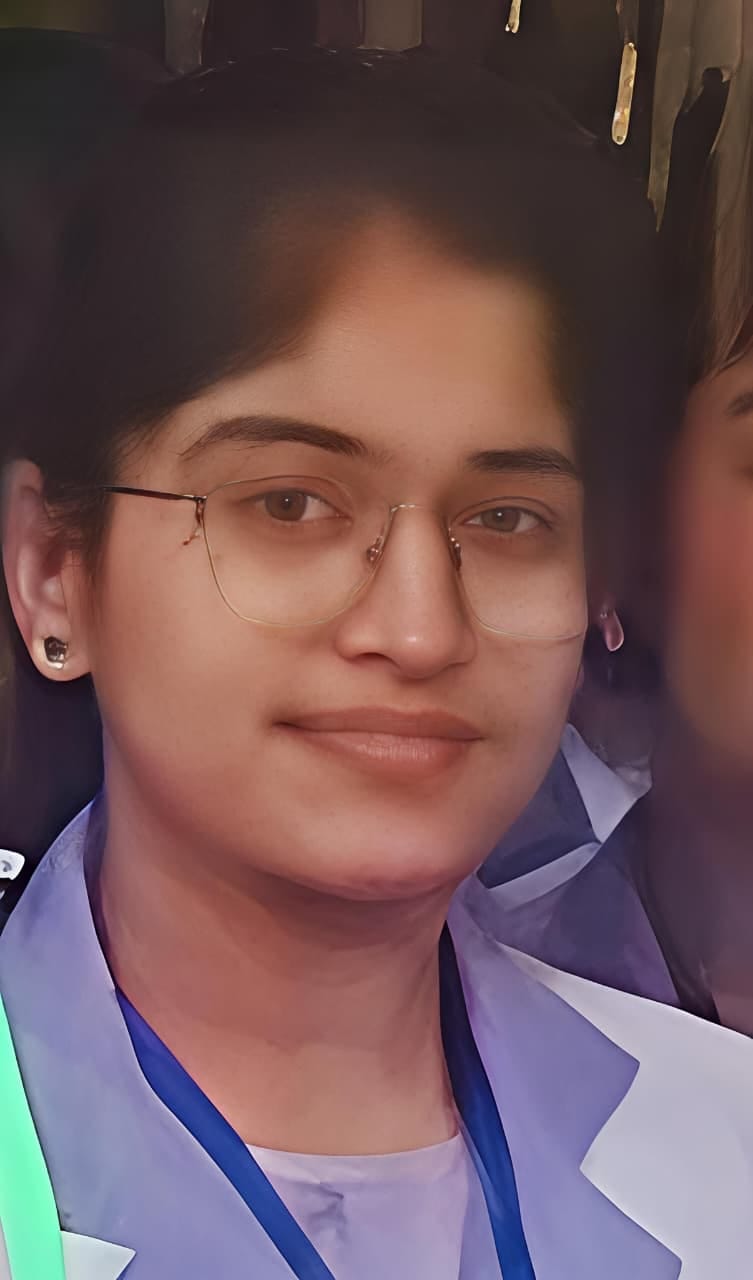 A student hanged herself in the hostel of Sadhguru Hospital.