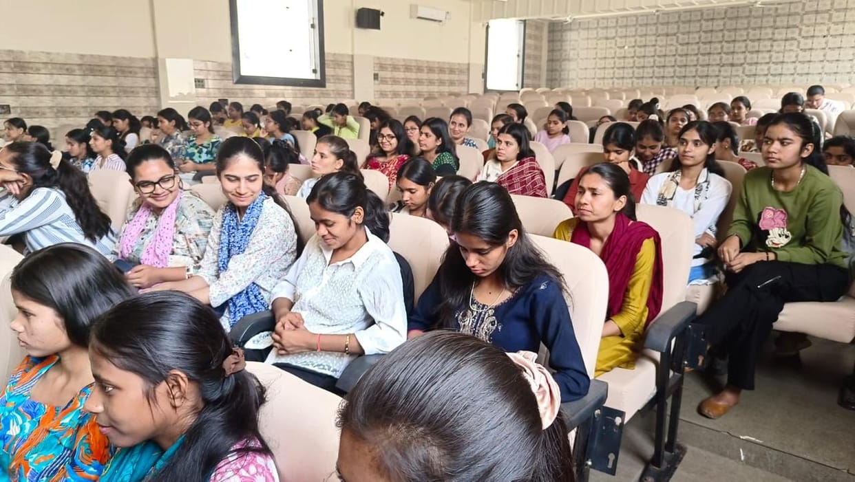 Motivating students to pursue research and innovation