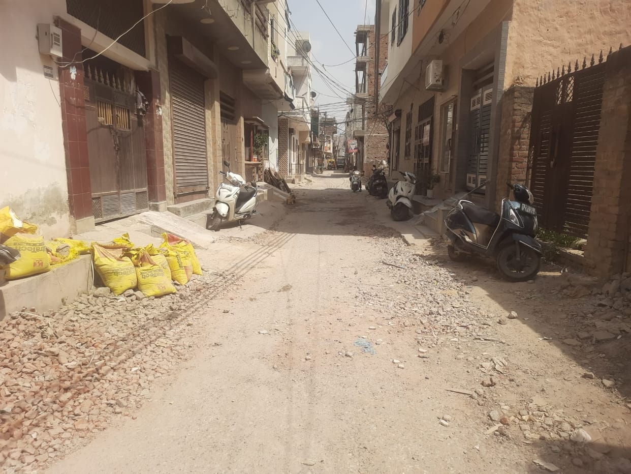 The citizens of Nandwani Nagar and Jeevan Nagar are troubled by the dilapidated roads.