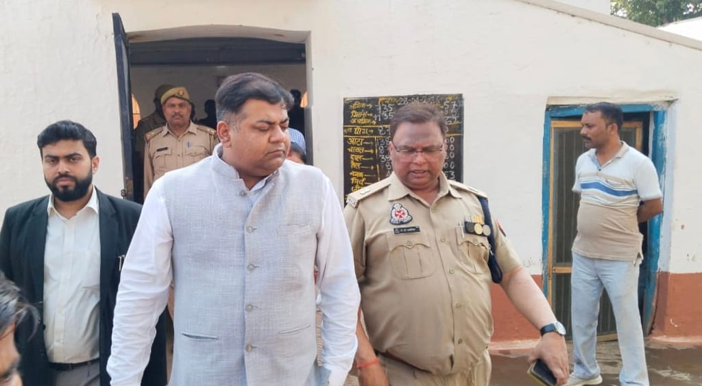 Surprise inspection of the district jail, listened to the problems of the prisoners