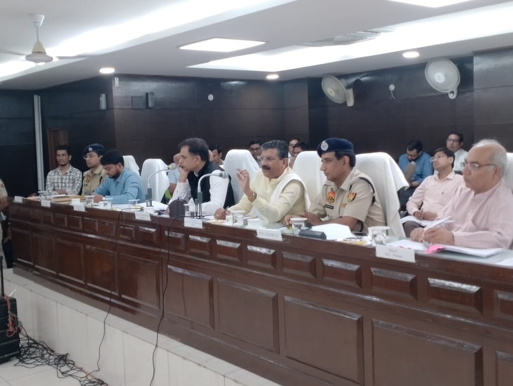 Additional Municipal Commissioner appointed as Administrator to resolve public facilities and other disputes in private colonies