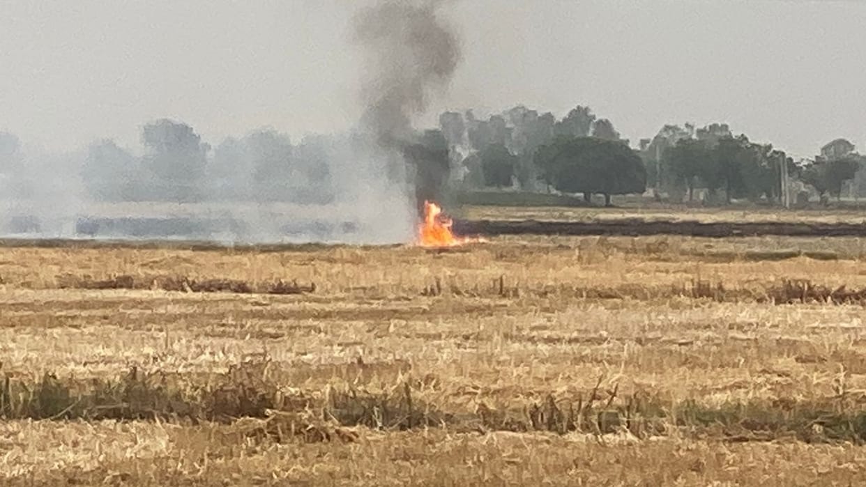 Fire broke out in fields near Kirmach, burning 20 acres of crops to ashes.
