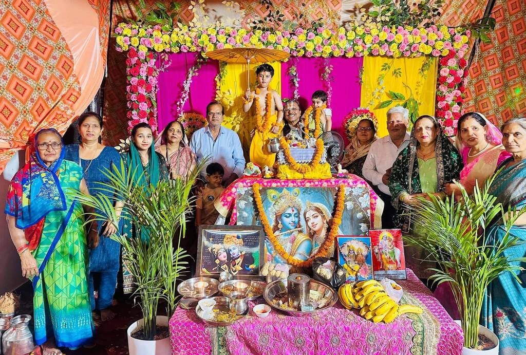 Listening to Bhagwat Katha frees one from sins: Anil Shastri