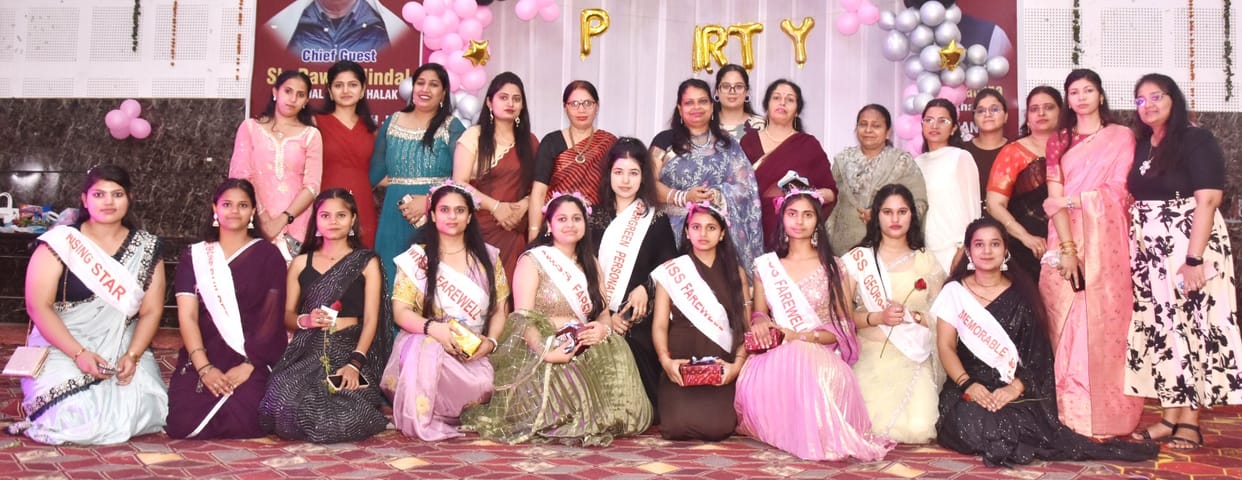 Miss Farewell Priyanka, Anshika, Neha and Priyanka-1 won their titles