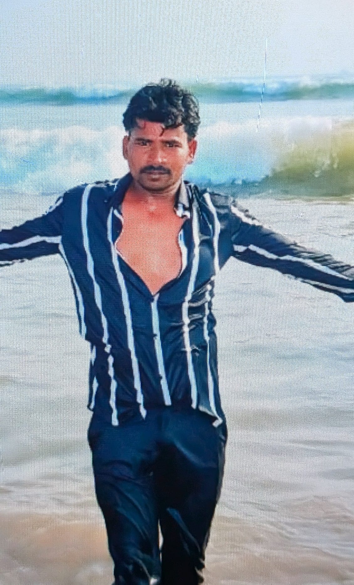 Sitapur labourer drowns while bathing in canal