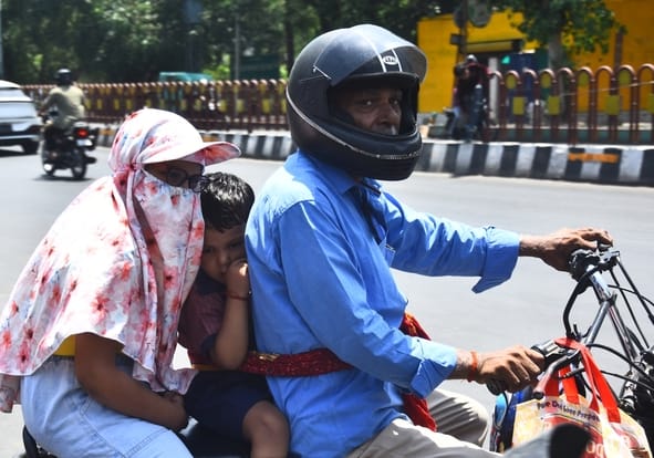 After 10 days, the mercury in the capital fell below 40 degrees.