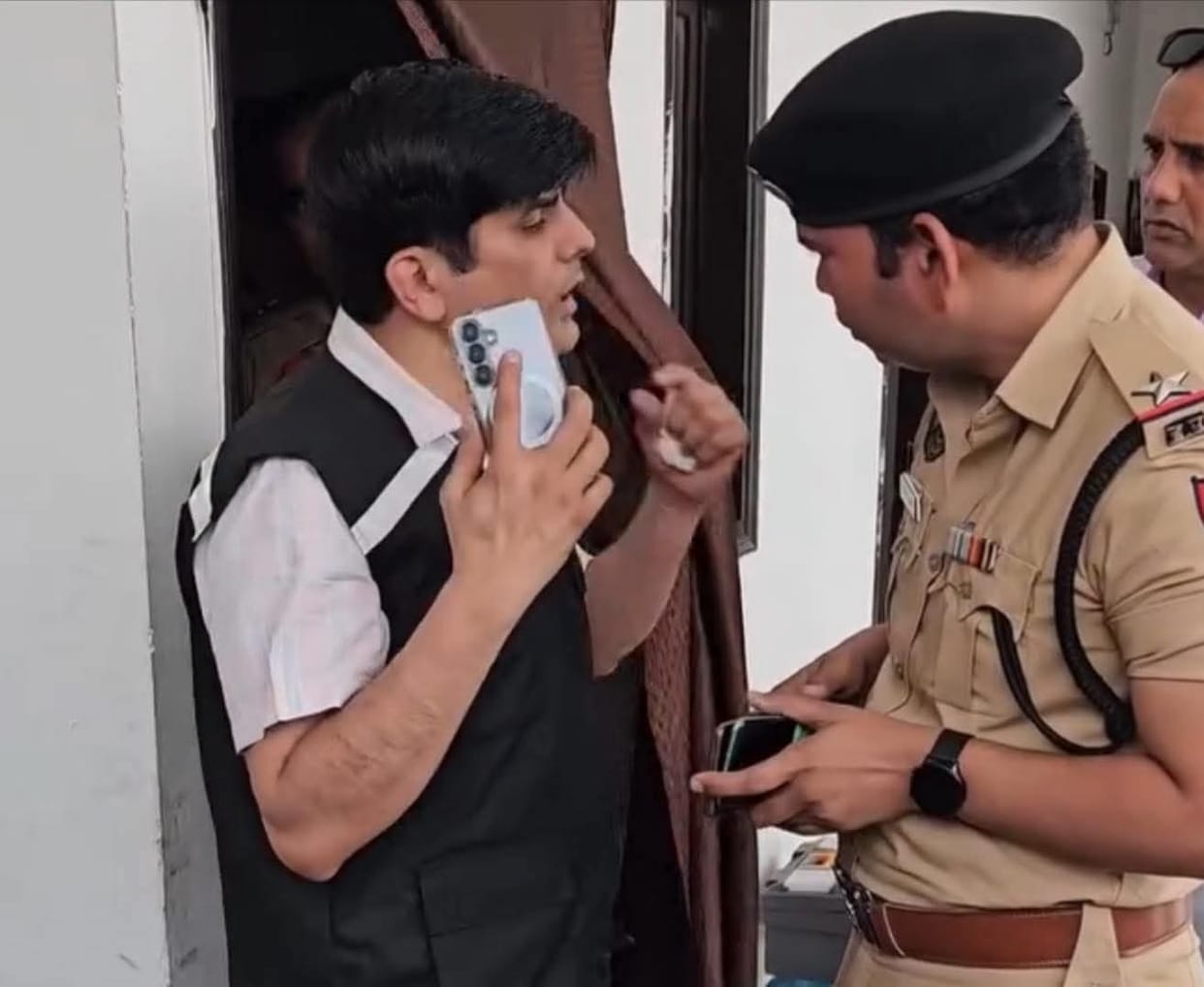 After making a video call, a minor girl hanged herself to death.