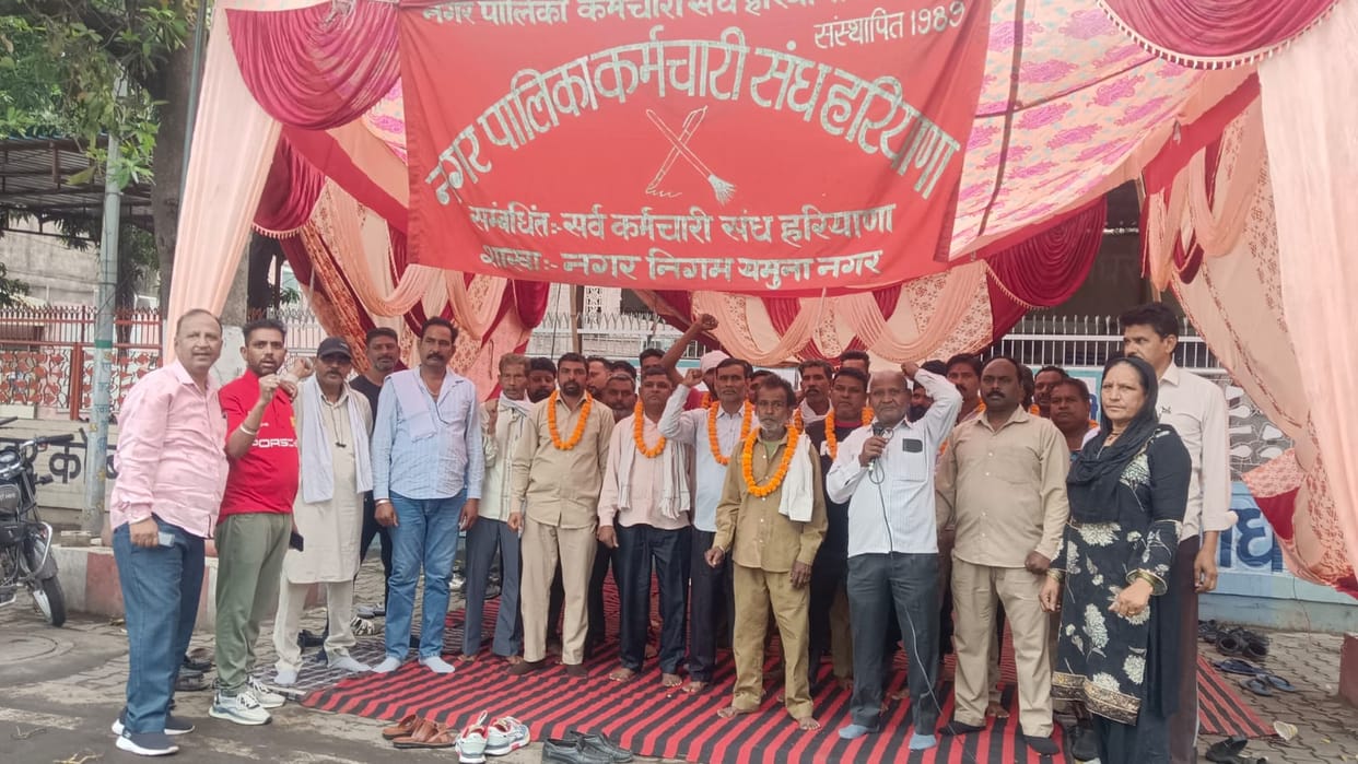 Sanitation workers continued their relay hunger strike for the second consecutive day