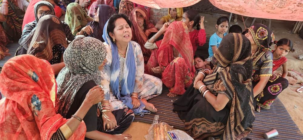 रोबिन की मौत पर रोते-बिलखते परिजन। संवाद