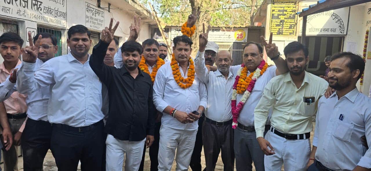 शिकारपुर बार के निर्वाचित पदाधिकारी। संवाद