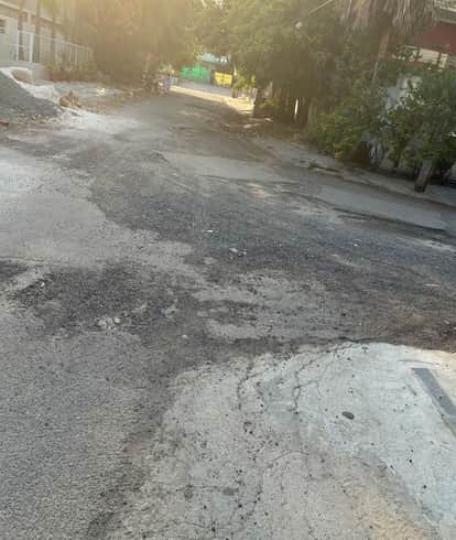Roads in Sector-14 damaged, construction work stopped for 15 days