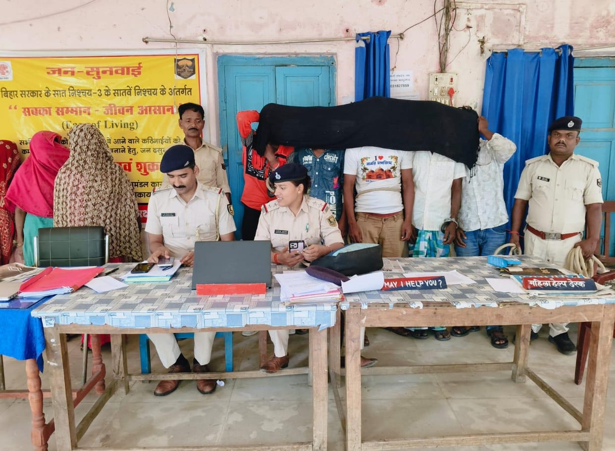 Police raid Prem Nagar in Kishanganj 5 men and 3 women including operator arrested on charges of prostitution