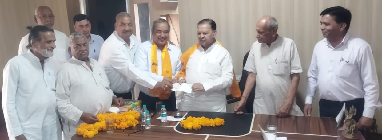 The second installment of fodder subsidy has been released to cow shelters, the district received 72.83 lakh rupees, MLA Ghanshyamdas Sarraf handed over the check