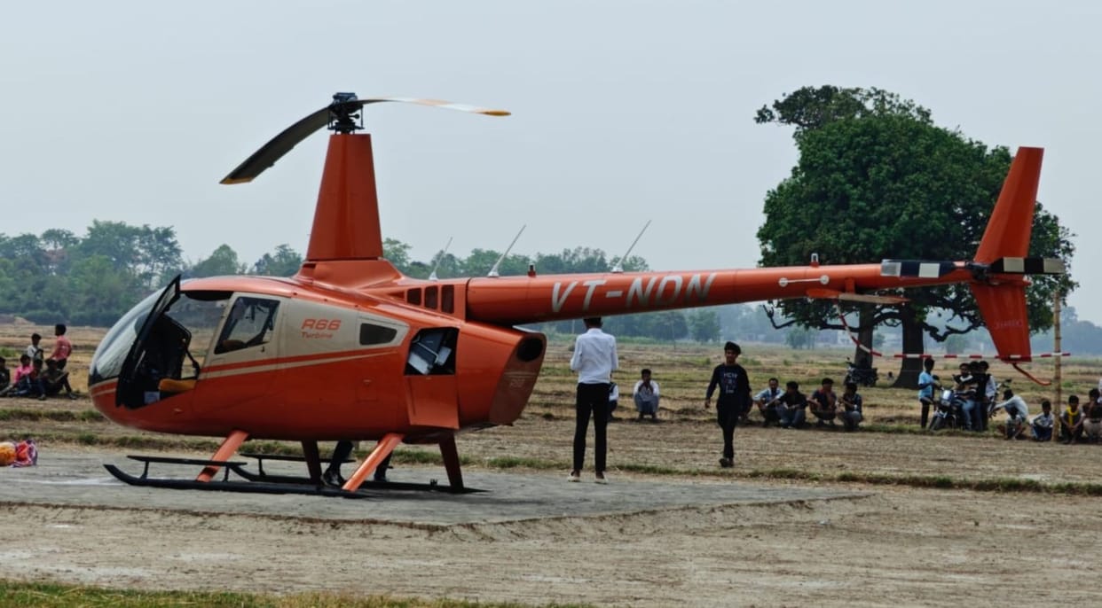 The groom arrived in a helicopter to see off the bride in Khaira.