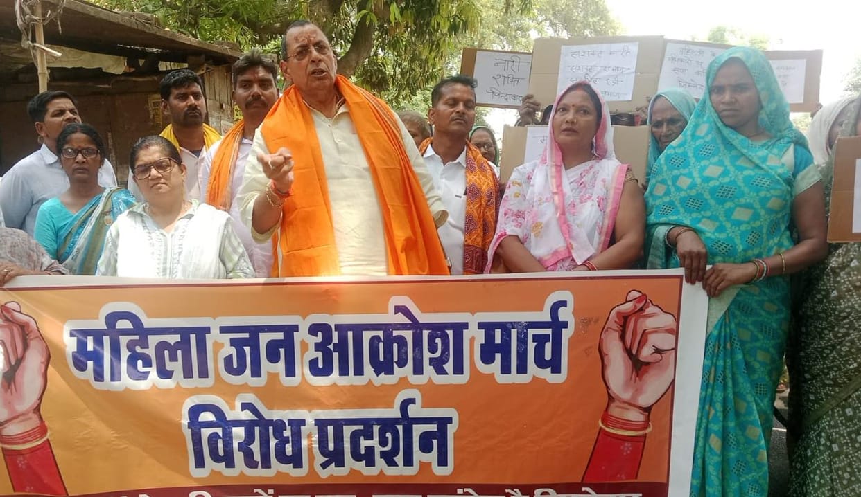 Women Rally in Padayatra; MLA Takes Aim at the OppositiWomen Rally in Padayatra; MLA Takes Aim at the Oppositionon