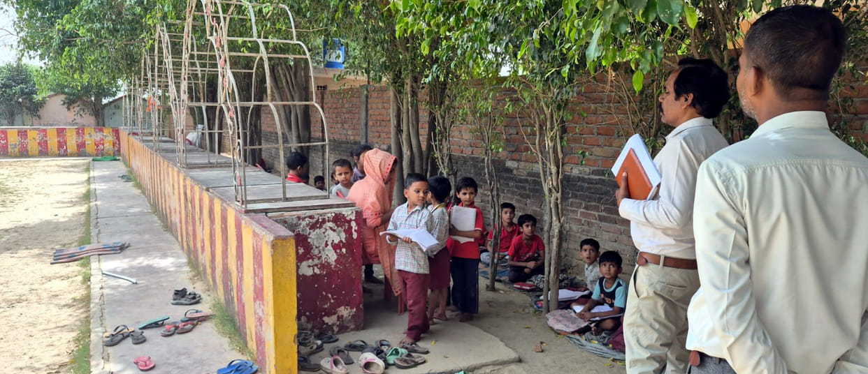 A school was operating in a marriage home in Chitrahat. The Block Education Officer, Jaitpur, raided the school and closed four unauthorised schools.