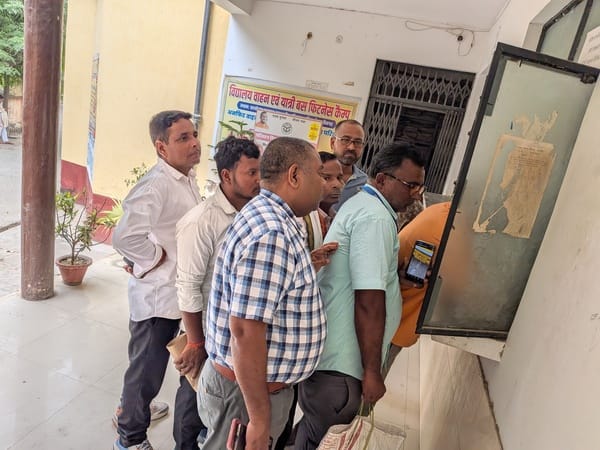 Middlemen Flee ARTO Office, Clerks Spotted at Counters