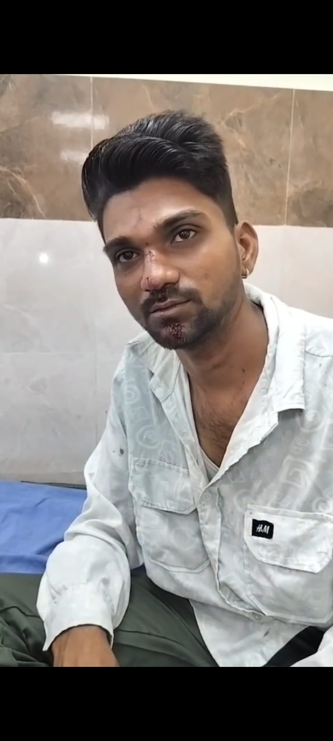 School bus and e-rickshaw collided on Ratia Road, driver accused of assault