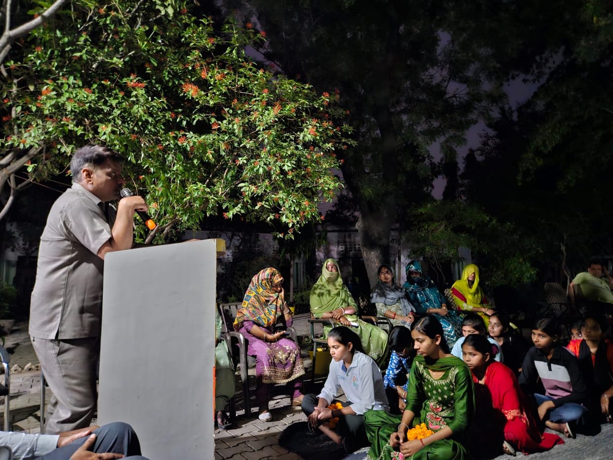 Education Department's public interaction during night stay, on-the-spot solution of problems in Makrana