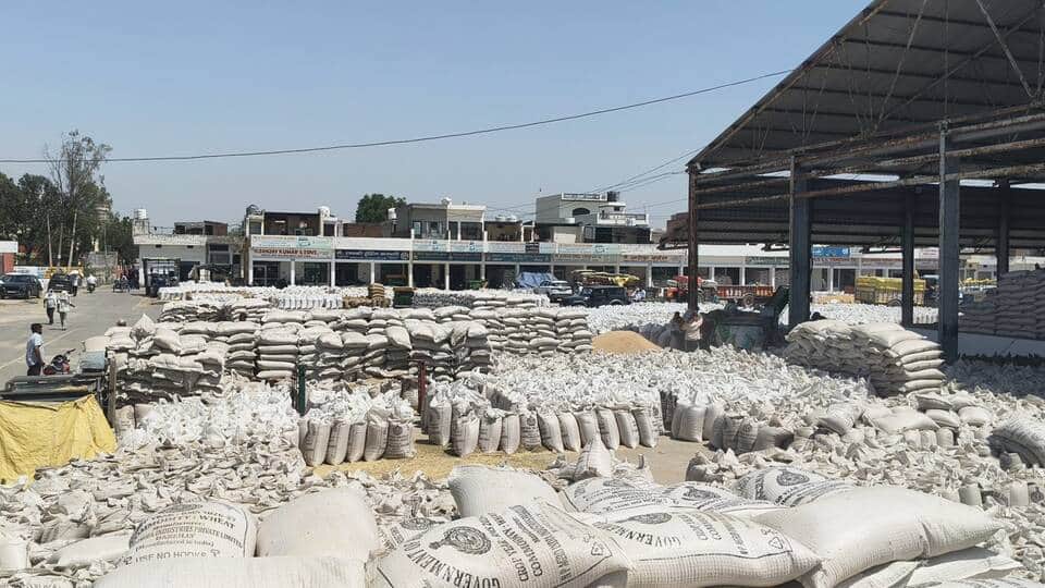 SDM entrusted with the investigation of wheat arrival from UP