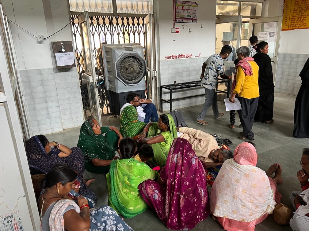 AC in the doctor's room in the district hospital, patients are treated with heat through fans and coolers.