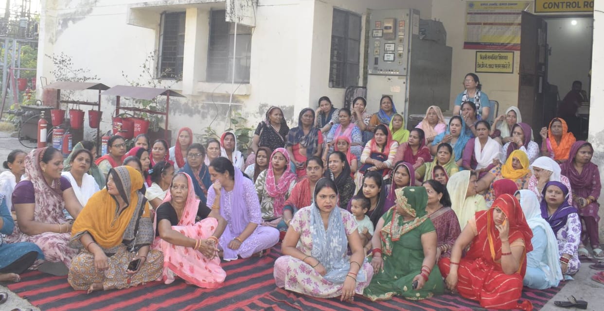 Women of Mohanpuri started an indefinite sit-in at the power station.