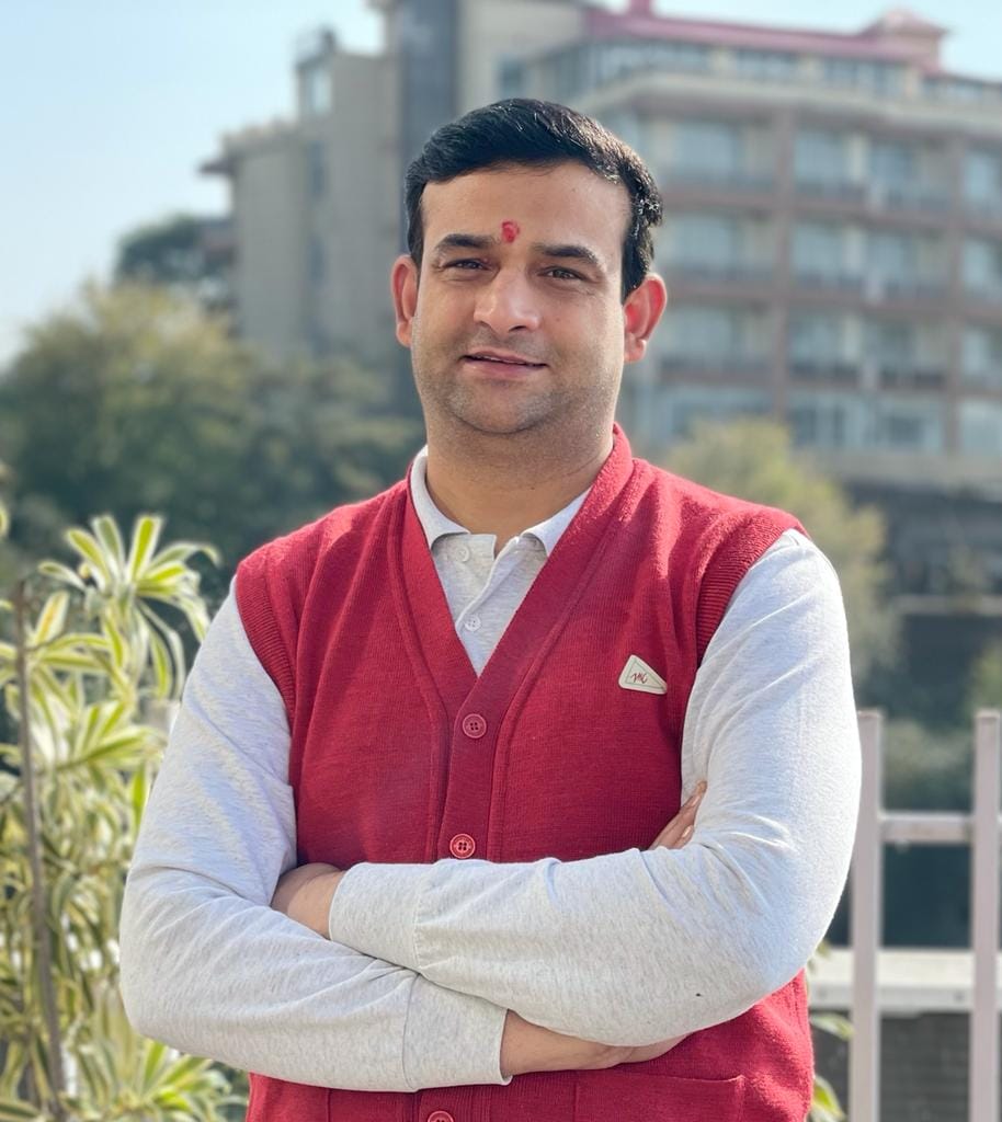 Veena refuses to contest as Congress-backed candidate, Manish also contests as independent