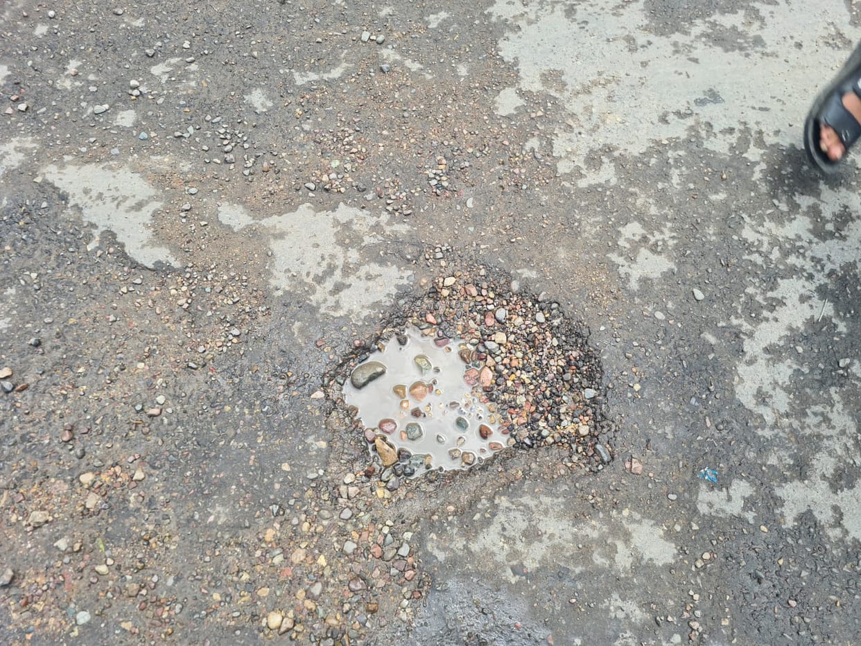 Patchwork in Nadaun crumbles within 10 days, raising questions about the functioning of the Public Works Department.