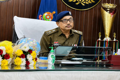 पुलिस विभाग में तबादला।