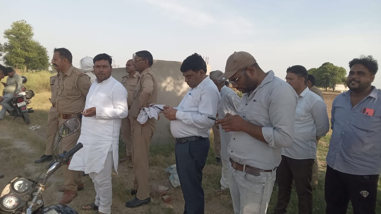 The EO who went to take possession of the cremation ground in Jalalpur returned empty-handed.