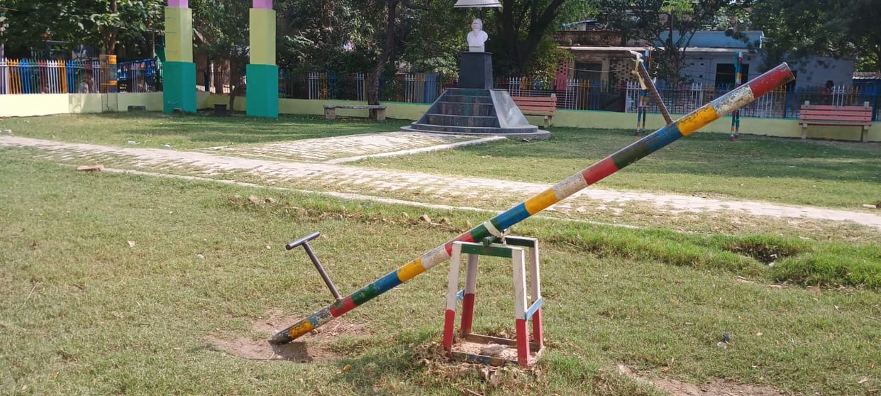 Should one visit the park or simply turn back? The benches are broken, the pathways are covered in sand