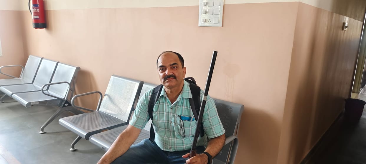 Officials busy with Naib Tehsildar's farewell ceremony, people in the office continue to suffer