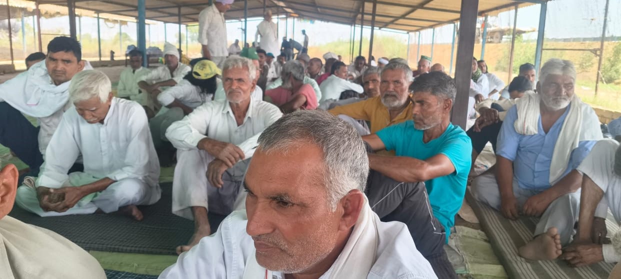The protest against land acquisition continues, now a fast unto death has started.