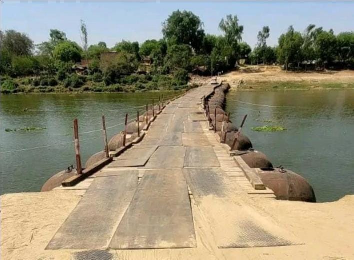 Traffic started on the pontoon bridge built at a cost of Rs 59 lakh.