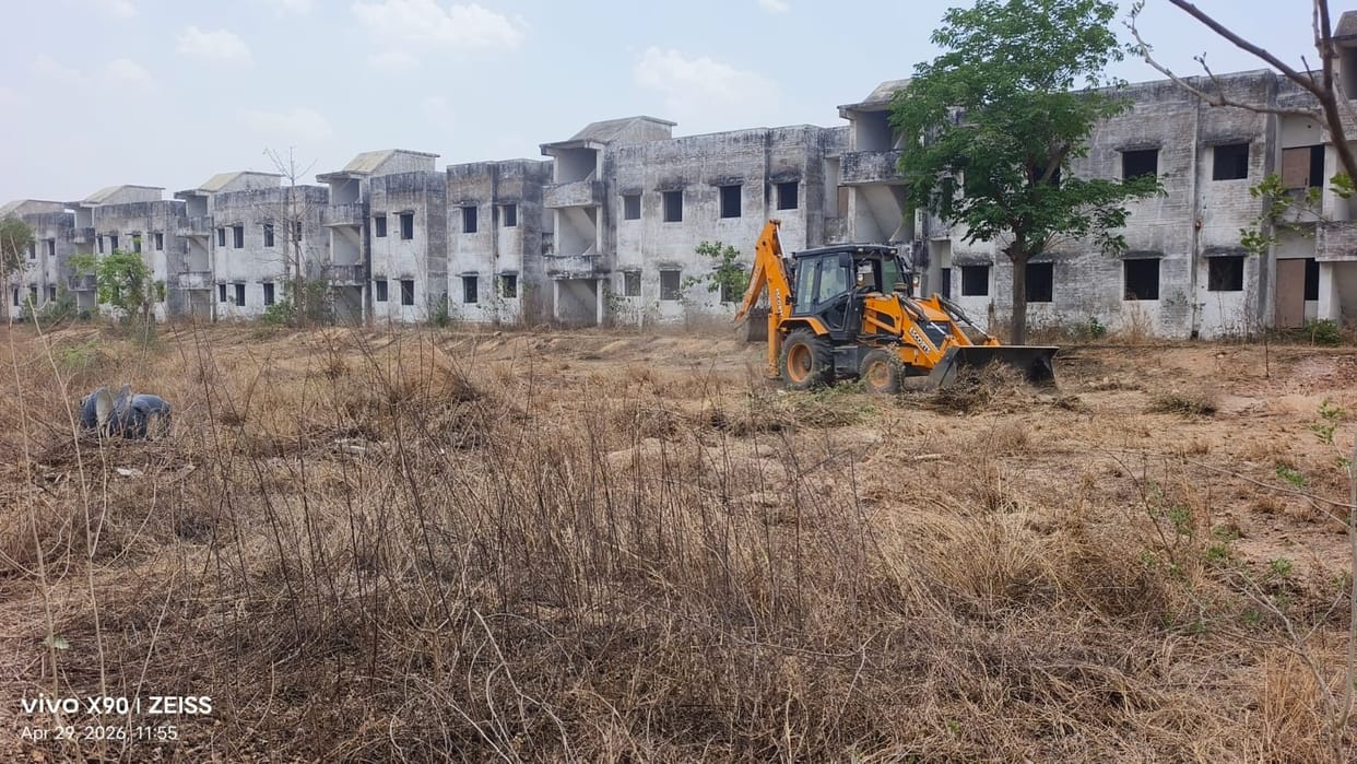 Cleanliness drive started in Kanshiram Colony premises